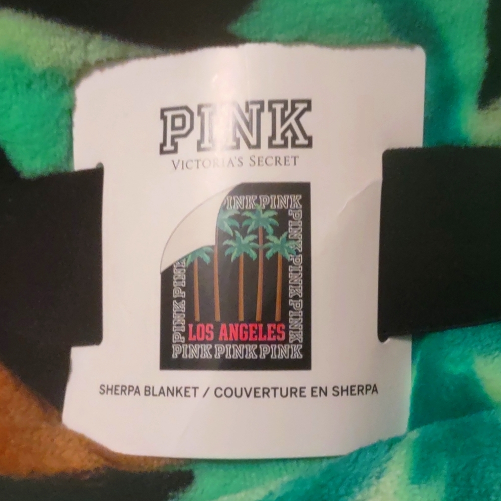 V.S PINK L.A SHERPA